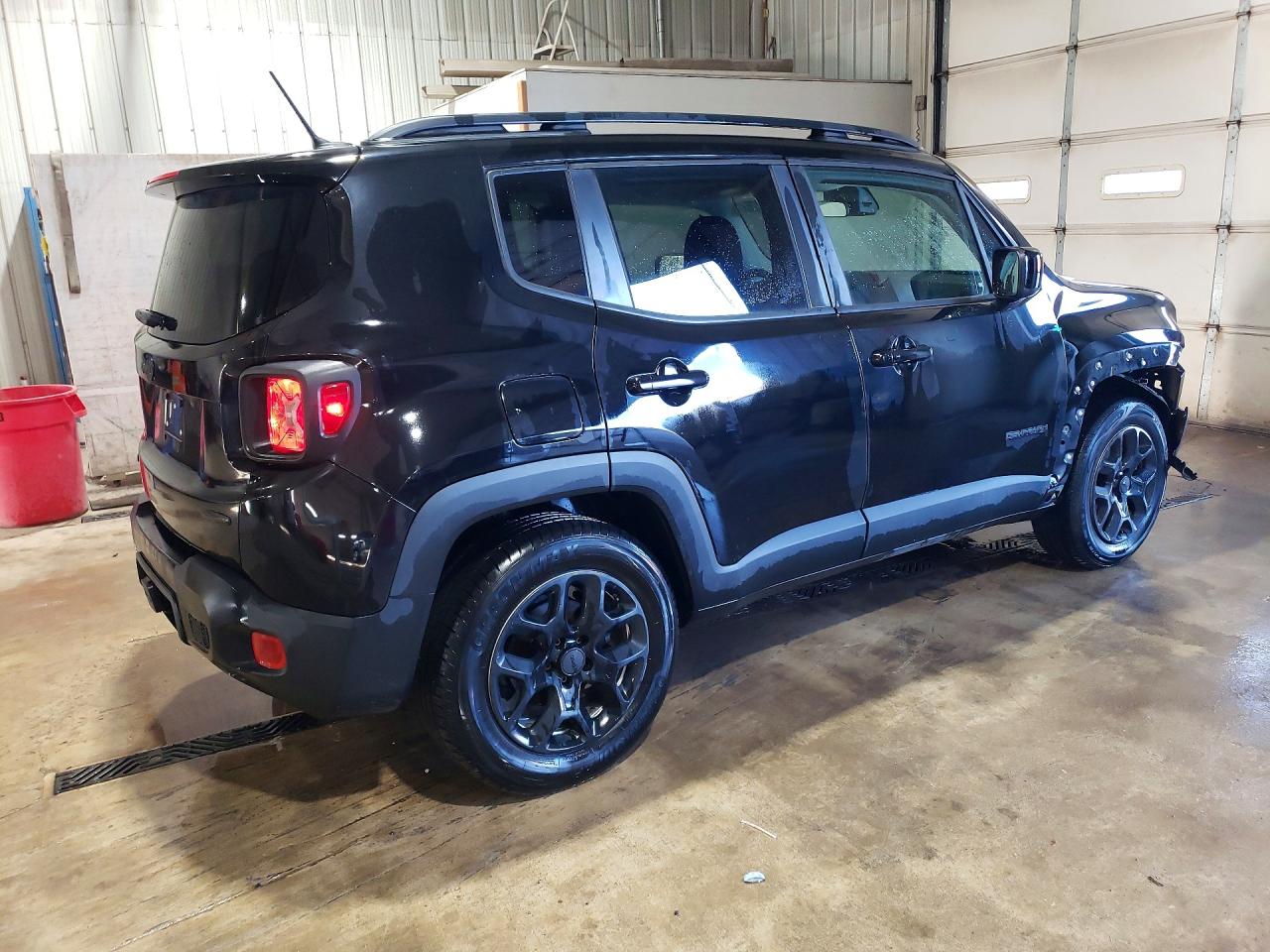 2015 JEEP RENEGADE LATITUDE photo 5