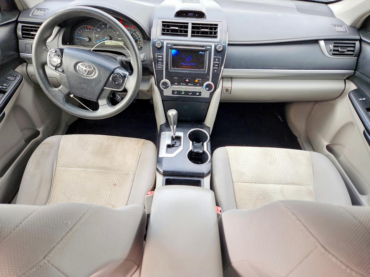 2014 TOYOTA CAMRY L photo 8