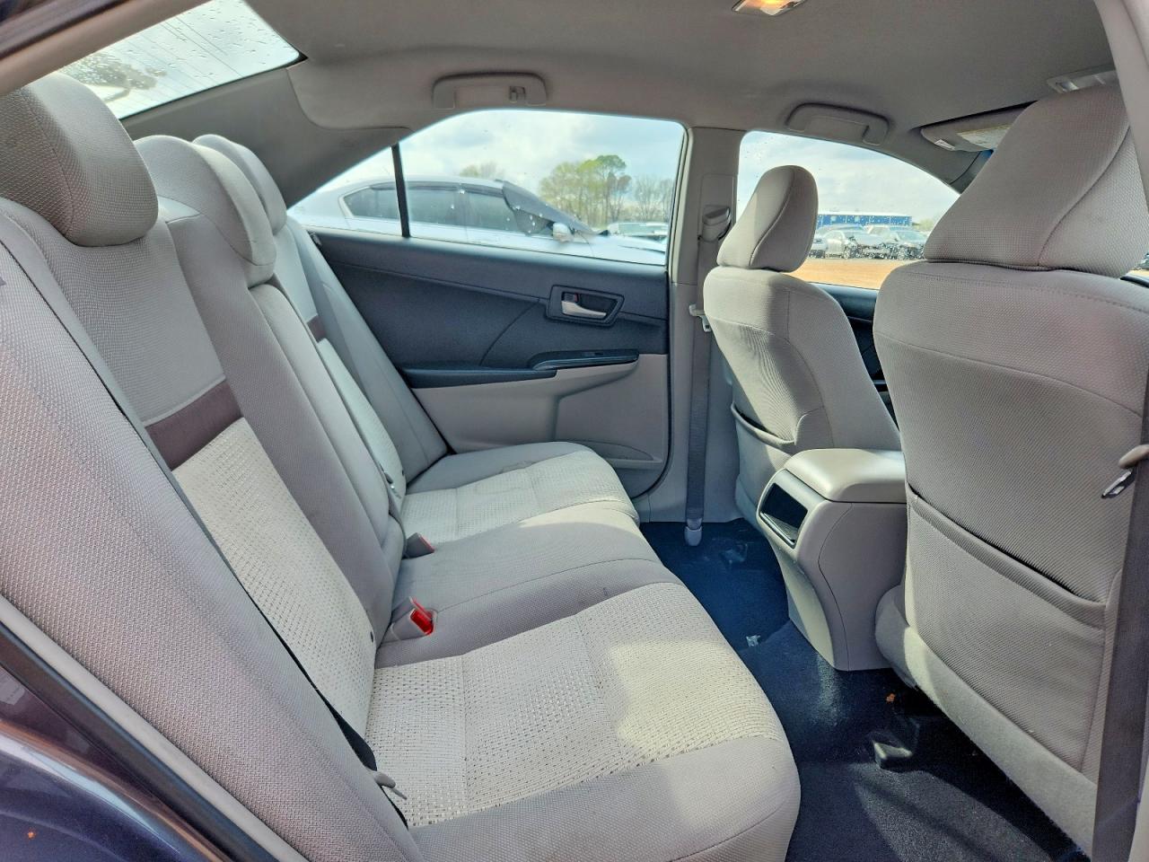 2014 TOYOTA CAMRY L photo 10