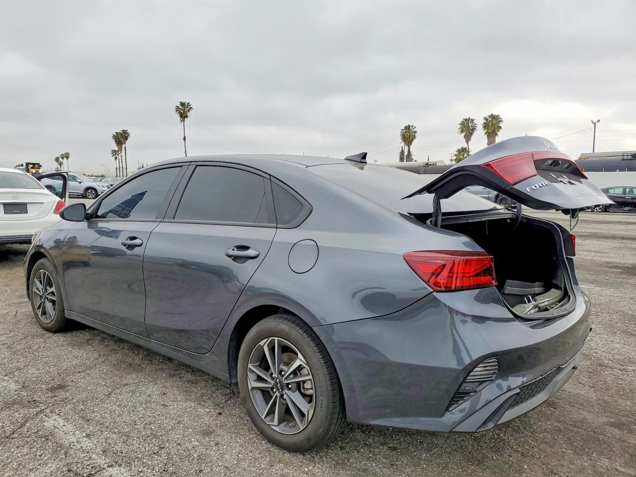 2024 KIA FORTE LXS photo 3