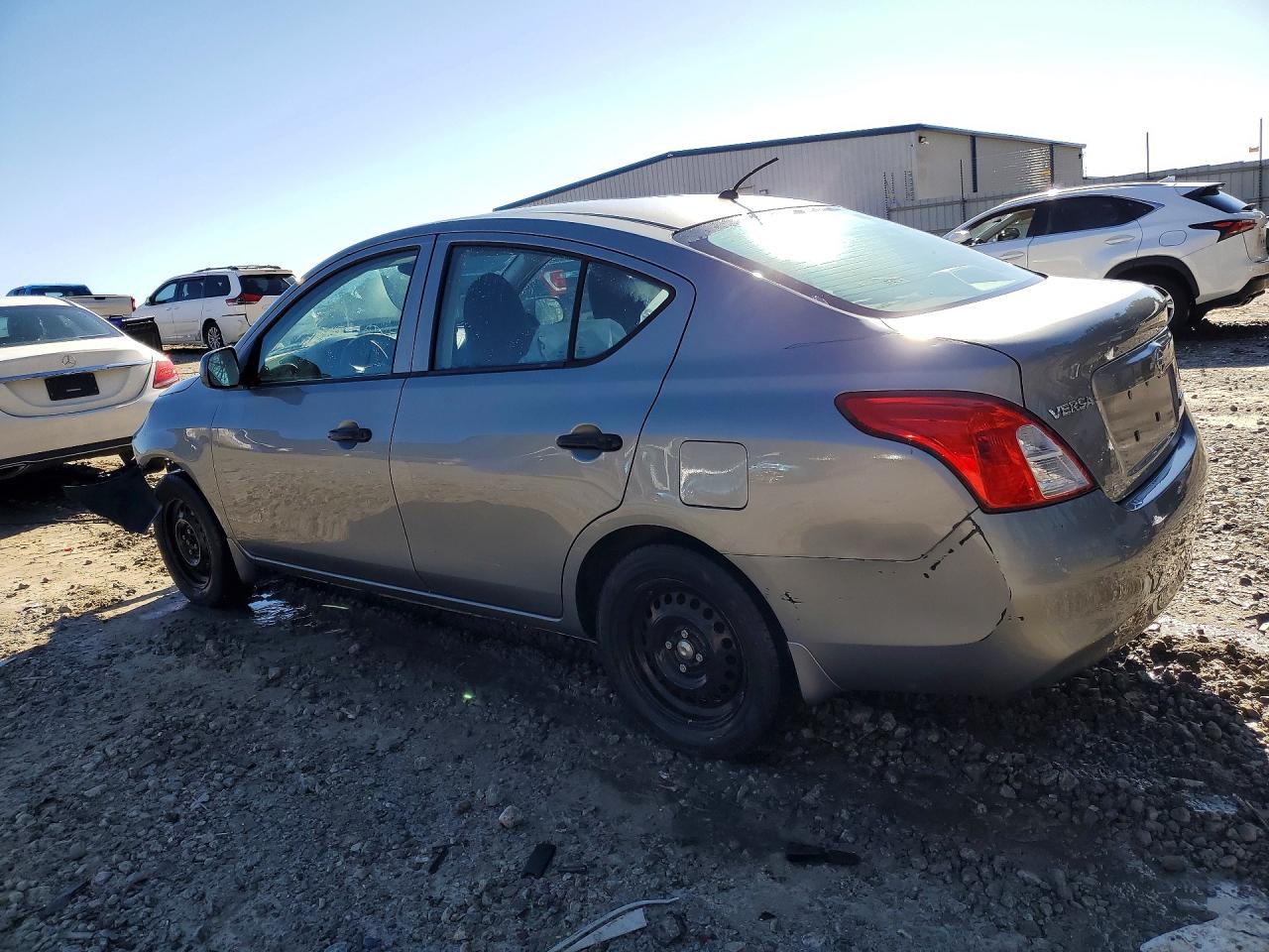 2014 NISSAN VERSA 1.6 S photo 4