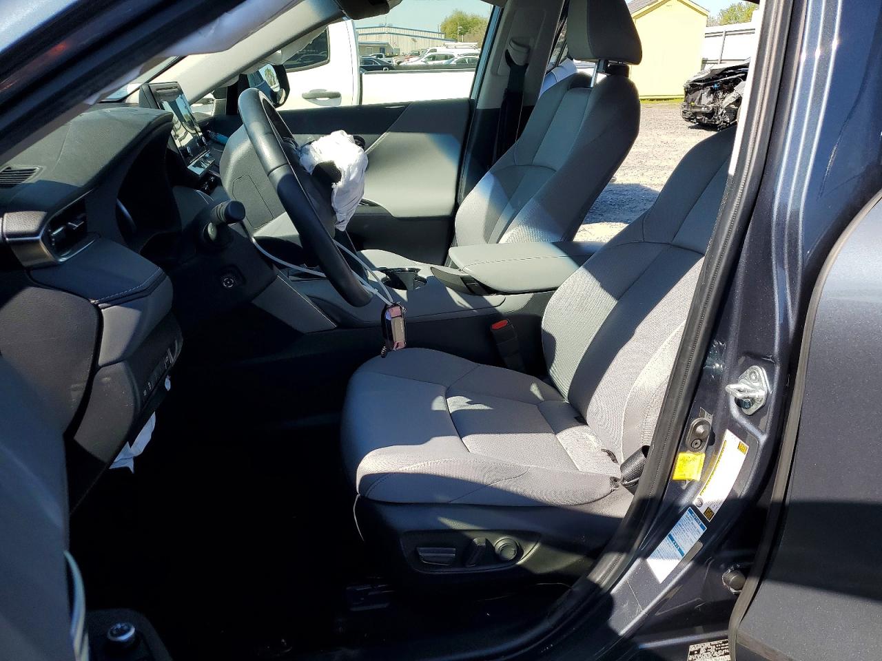 2022 TOYOTA VENZA LE photo 13