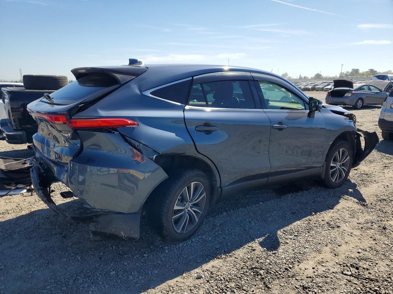 2022 TOYOTA VENZA LE photo 5