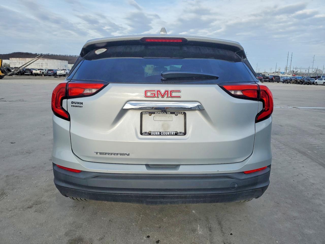 2018 GMC TERRAIN SLE photo 6
