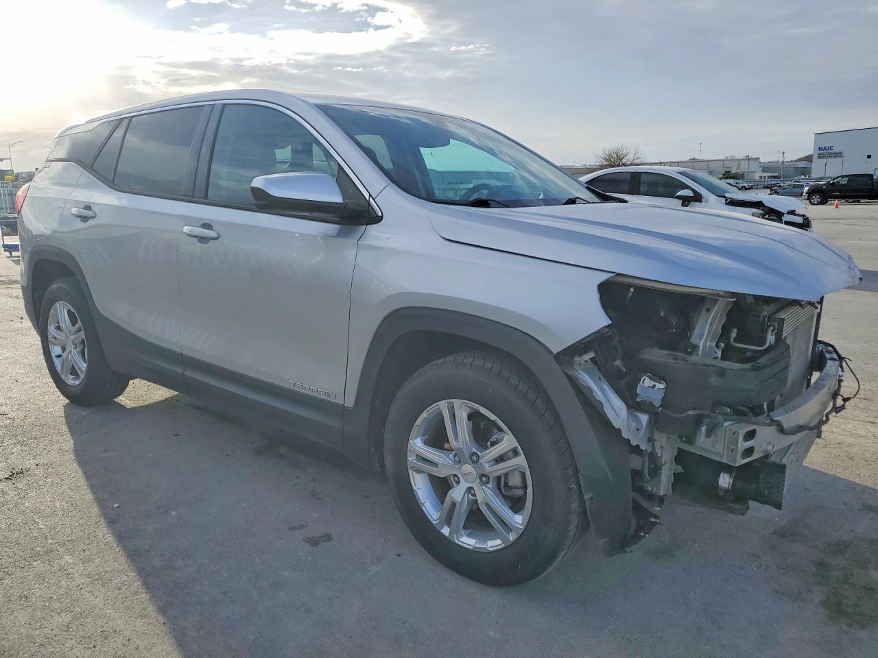 2018 GMC TERRAIN SLE photo 4