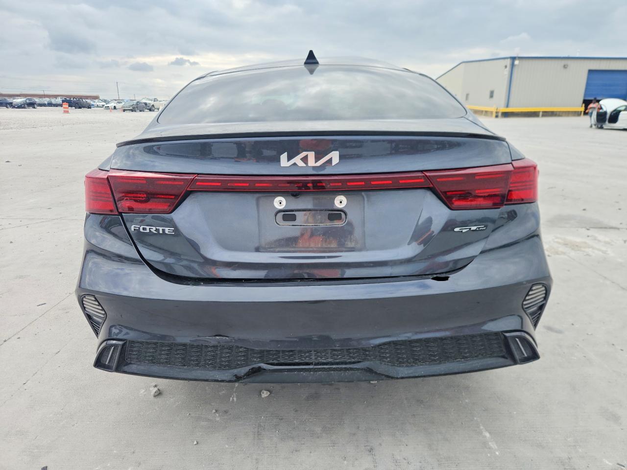 2023 KIA FORTE GT-LINE photo 11
