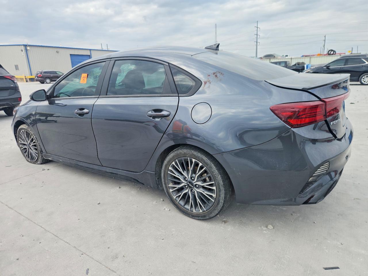 2023 KIA FORTE GT-LINE photo 3
