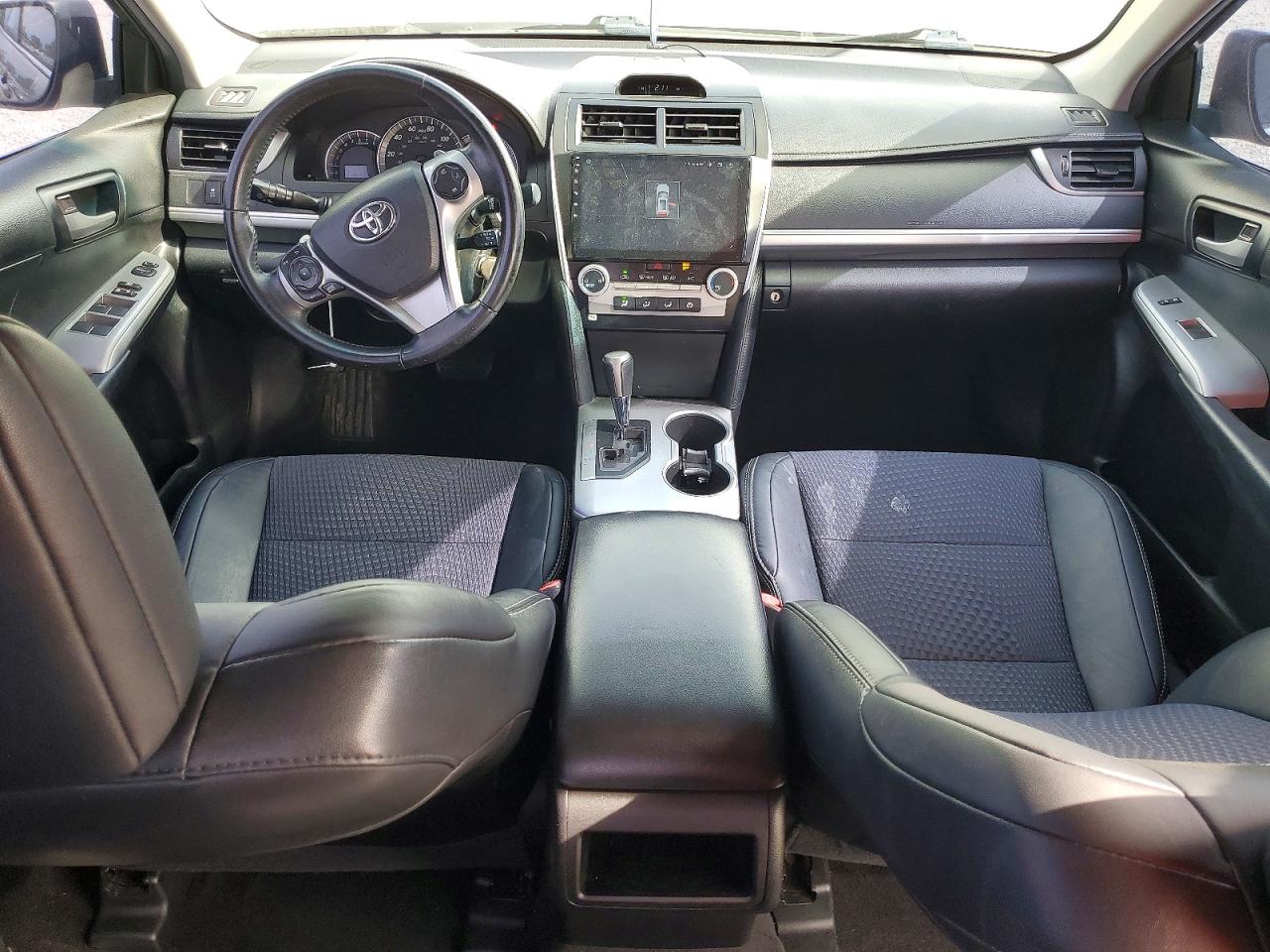 2014 TOYOTA CAMRY SE photo 8