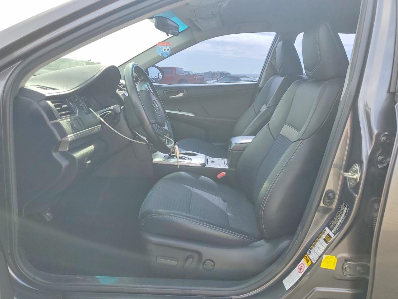 2014 TOYOTA CAMRY SE photo 7