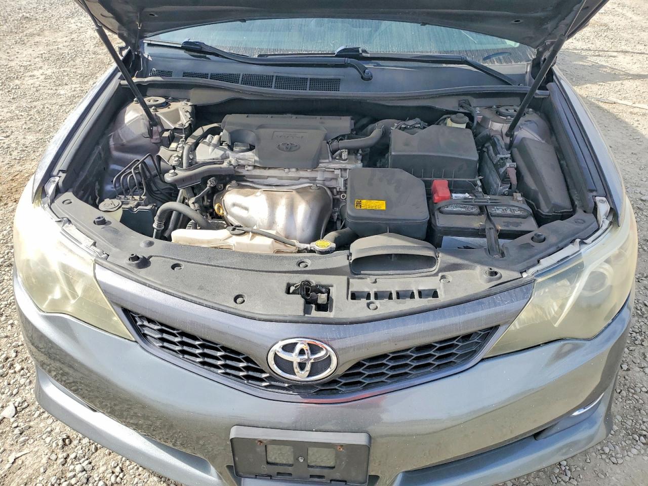 2014 TOYOTA CAMRY SE photo 11
