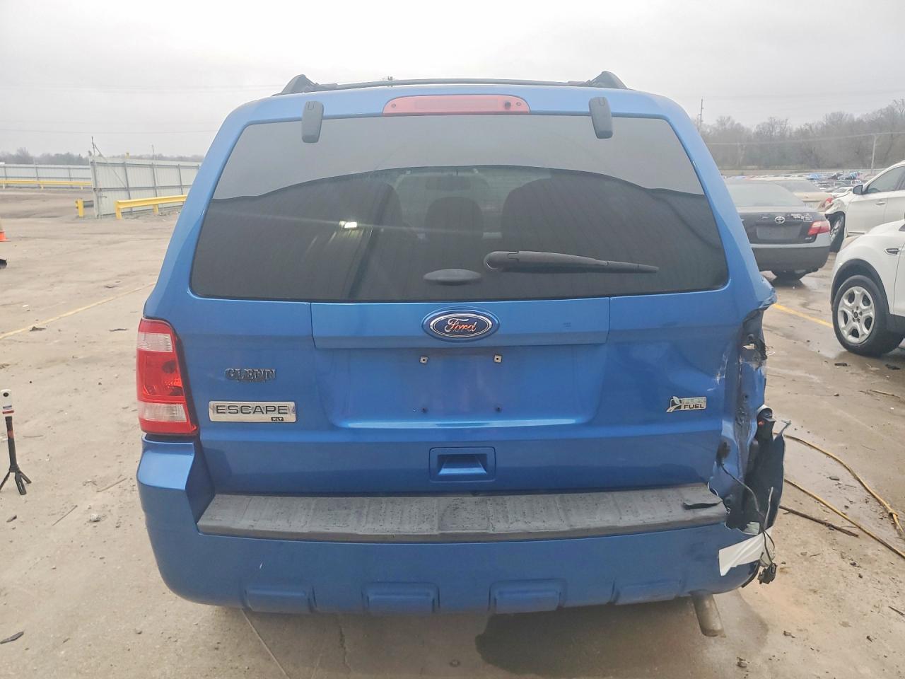 2011 FORD ESCAPE XLT photo 11