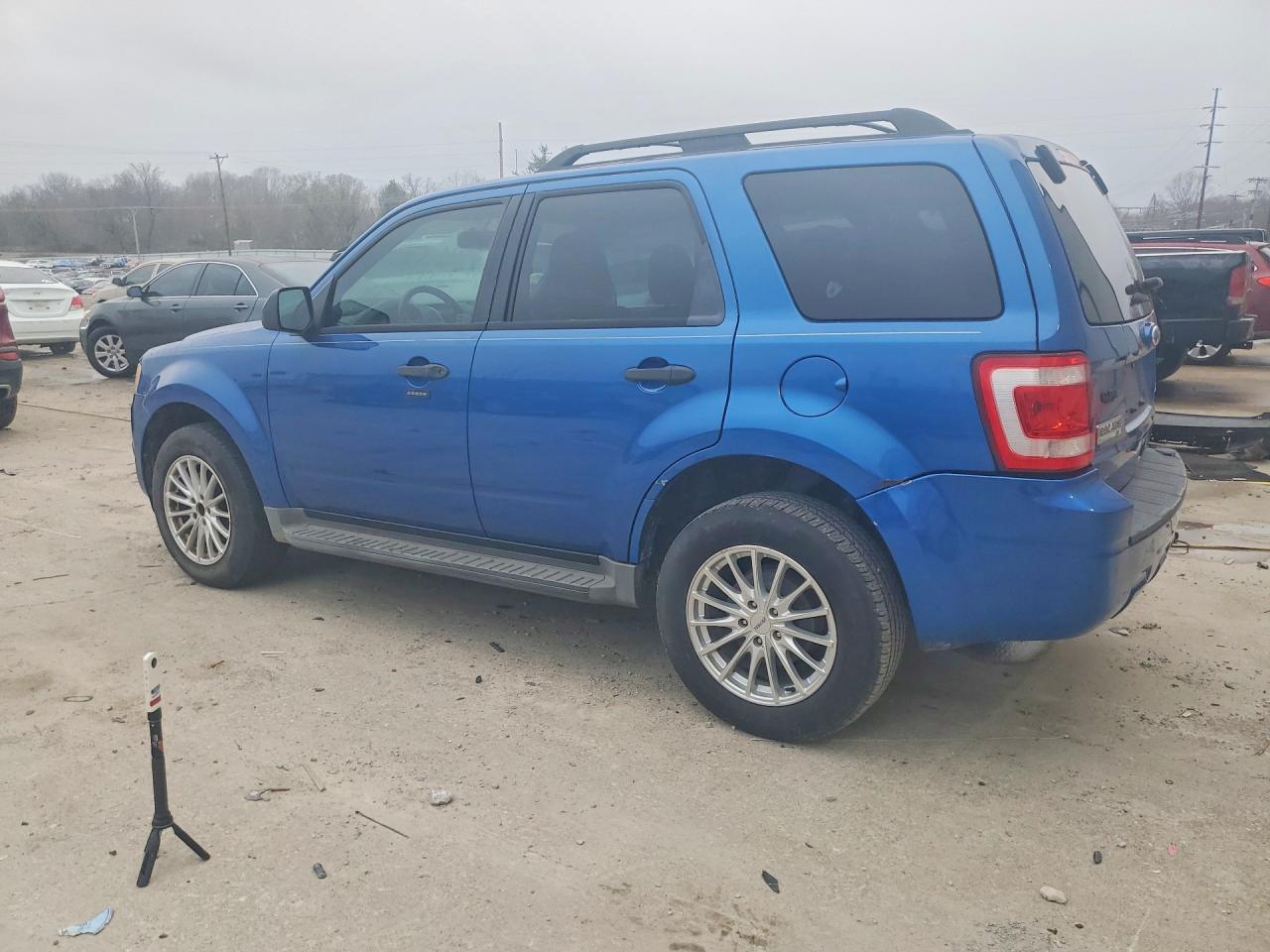 2011 FORD ESCAPE XLT photo 3