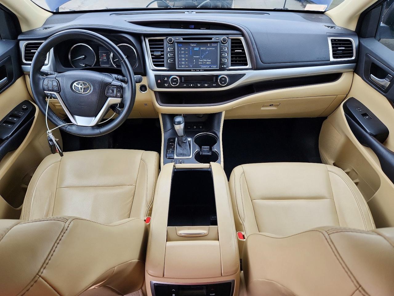 2016 TOYOTA HIGHLANDER XLE photo 8