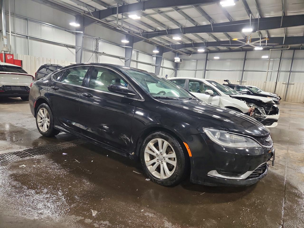 2015 CHRYSLER 200 LIMITED photo 4