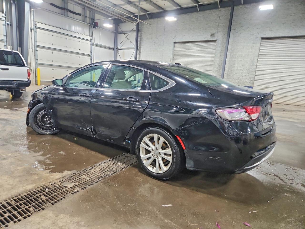 2015 CHRYSLER 200 LIMITED photo 2