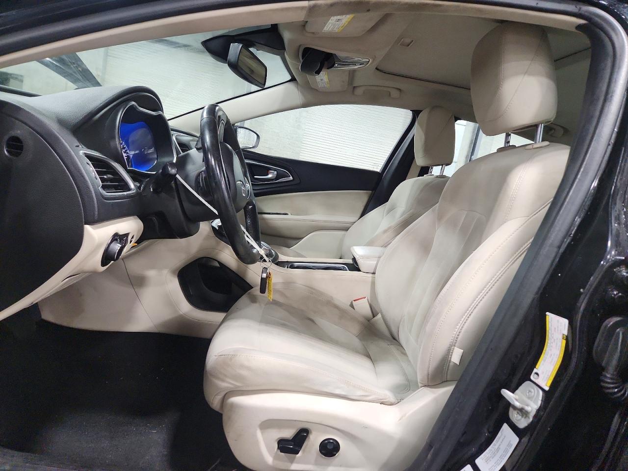 2015 CHRYSLER 200 LIMITED photo 7