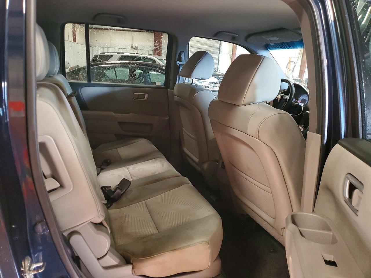 2012 HONDA PILOT LX photo 31