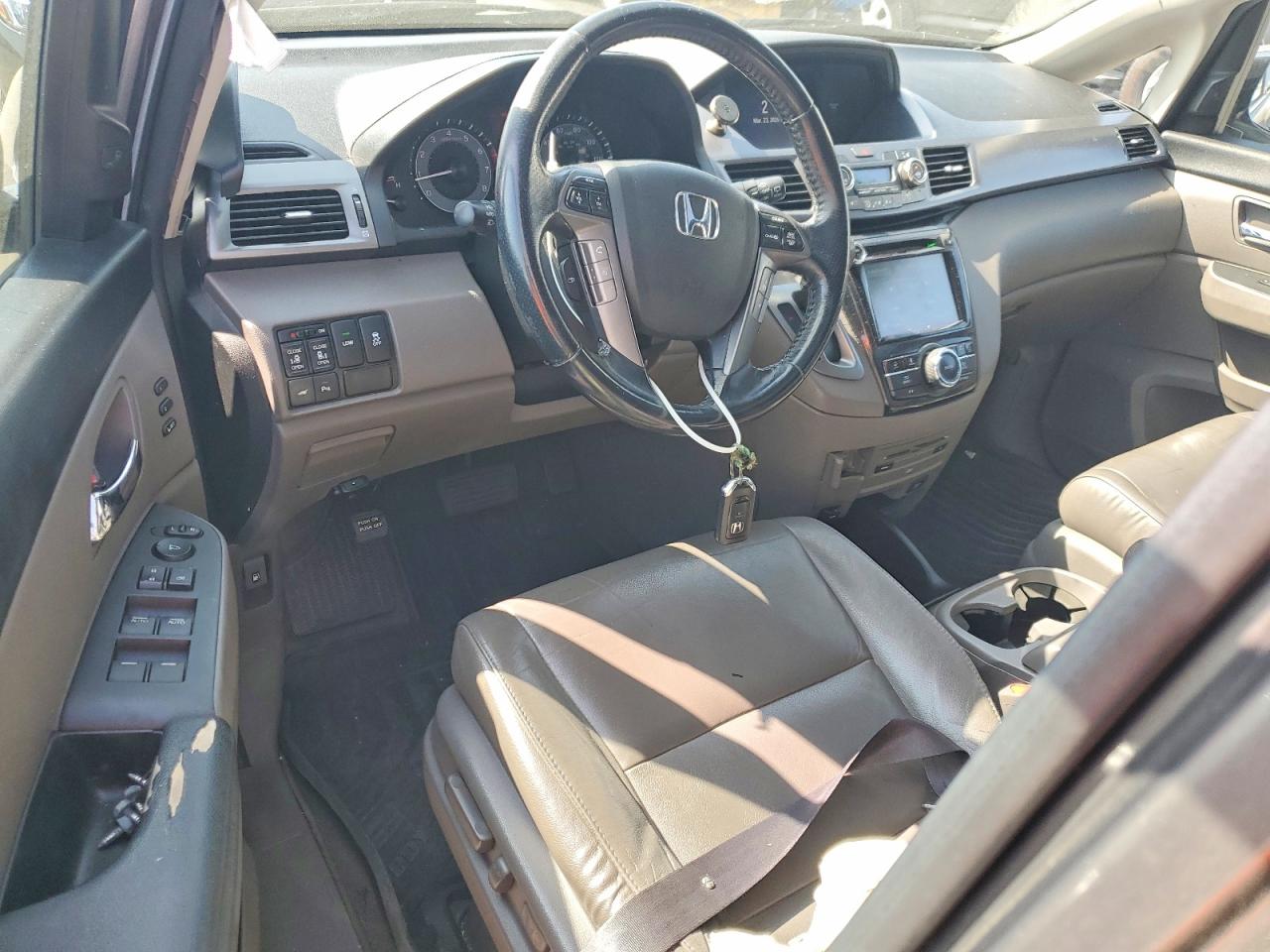 2014 HONDA ODYSSEY TOURING photo 22