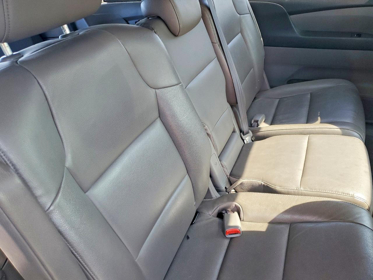 2014 HONDA ODYSSEY TOURING photo 31