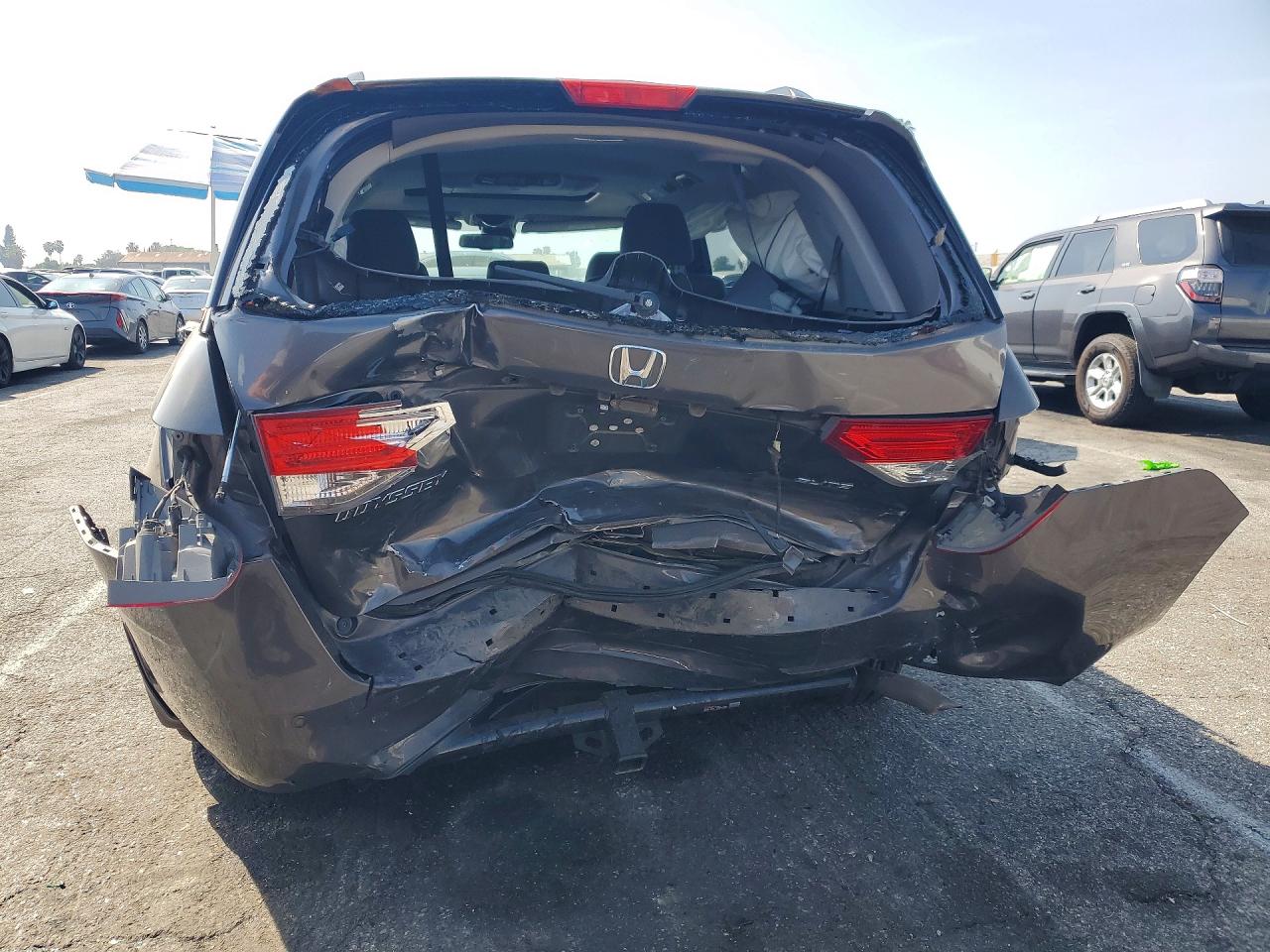 2014 HONDA ODYSSEY TOURING photo 16