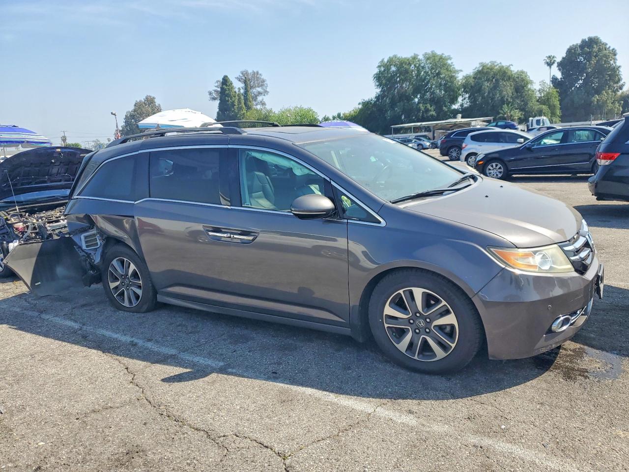2014 HONDA ODYSSEY TOURING photo 10
