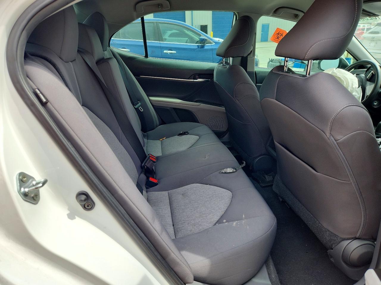2021 TOYOTA CAMRY LE photo 10