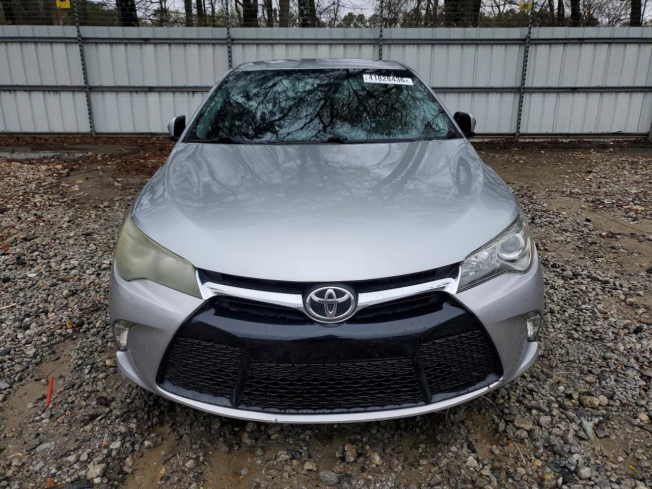2016 TOYOTA CAMRY SE photo 5