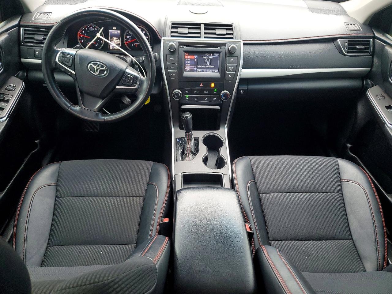 2016 TOYOTA CAMRY SE photo 8