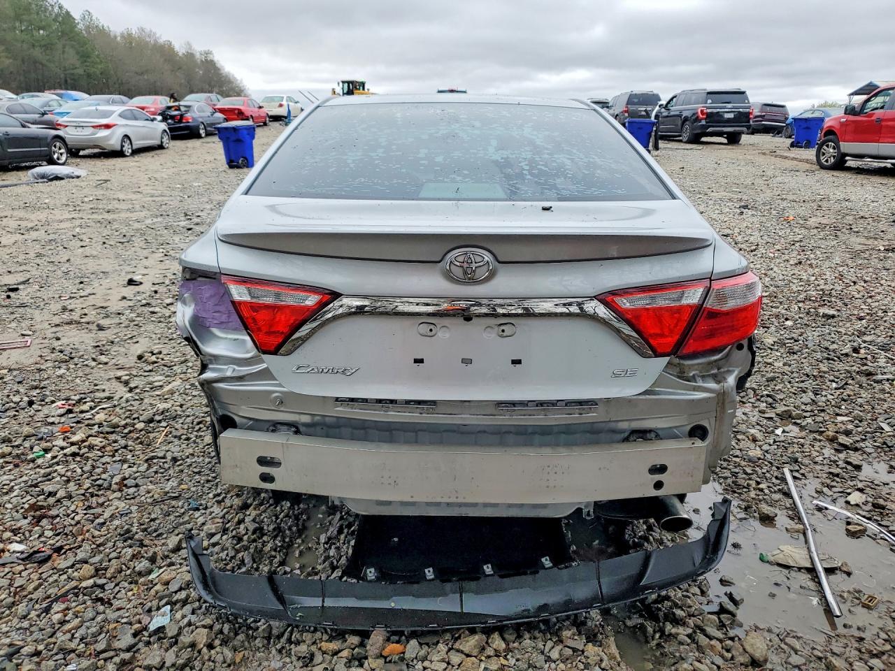 2016 TOYOTA CAMRY SE photo 6