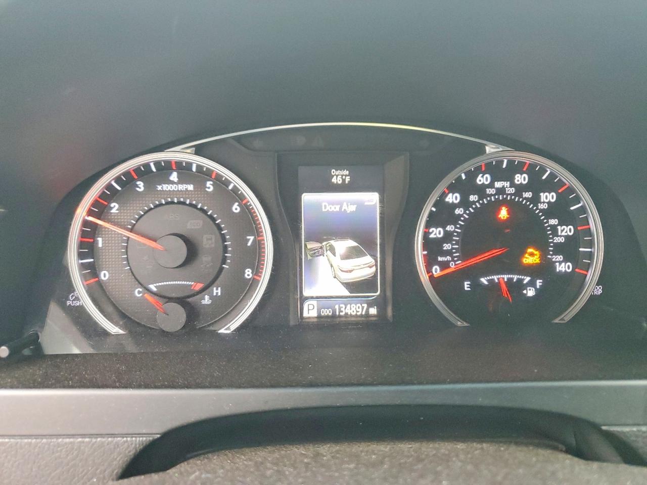 2016 TOYOTA CAMRY SE photo 9