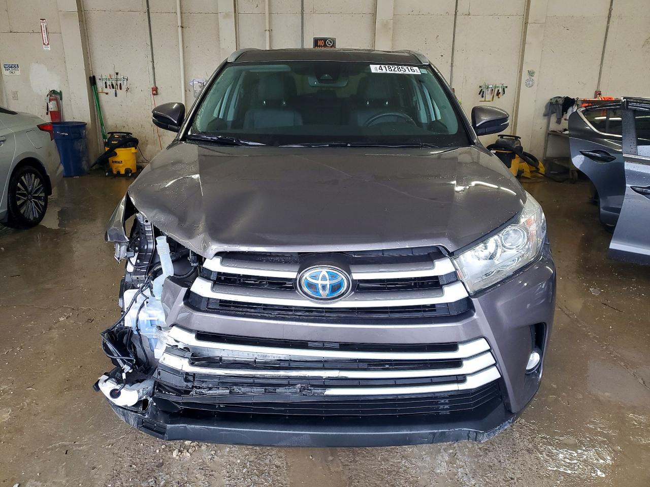 2019 TOYOTA HIGHLANDER HYBRID XLE photo 5