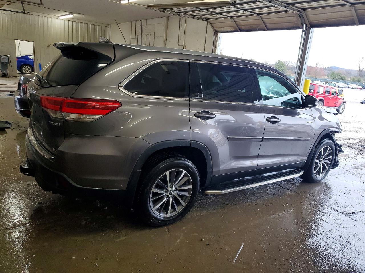 2019 TOYOTA HIGHLANDER HYBRID XLE photo 3