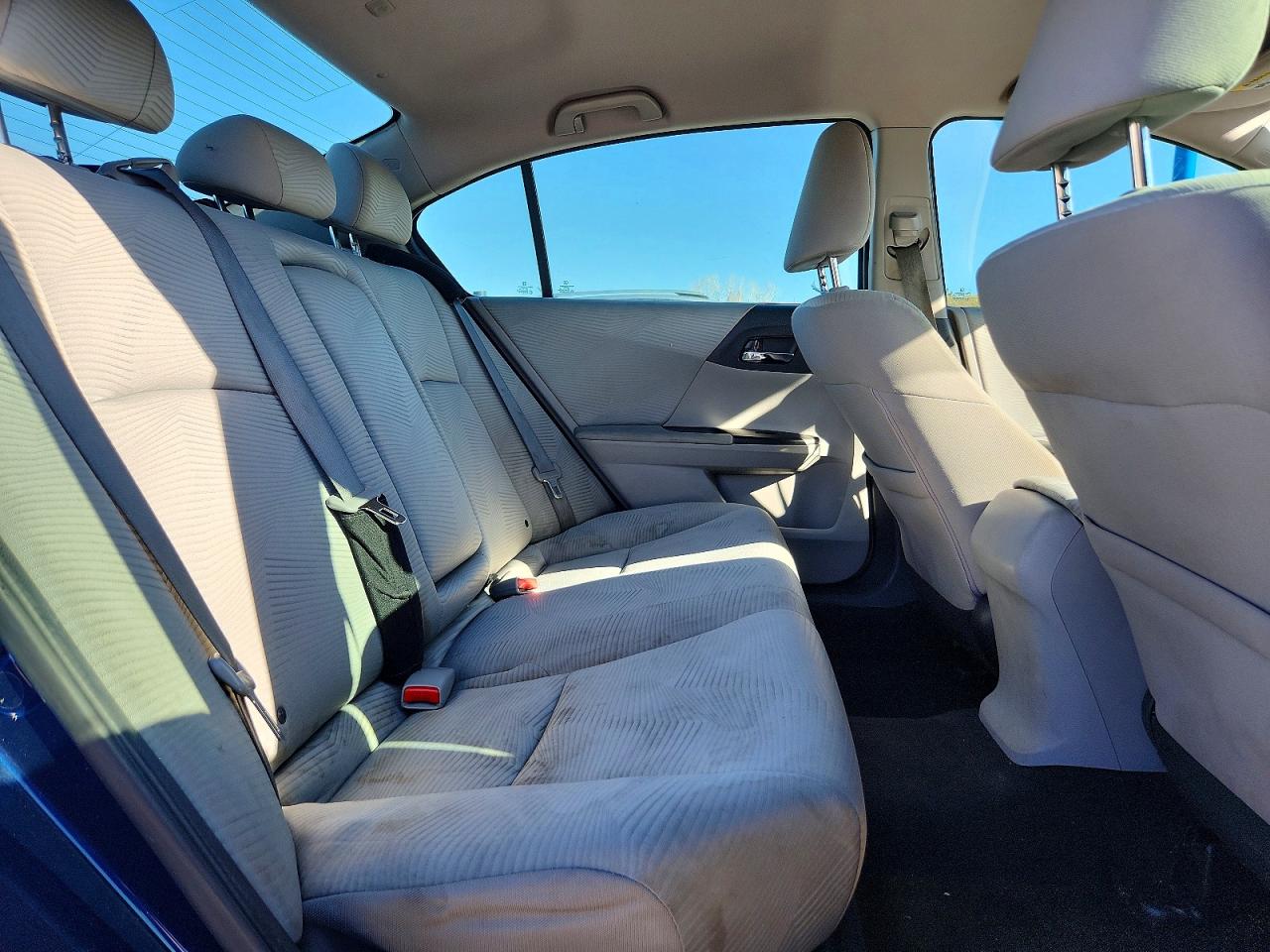 2015 HONDA ACCORD LX photo 28