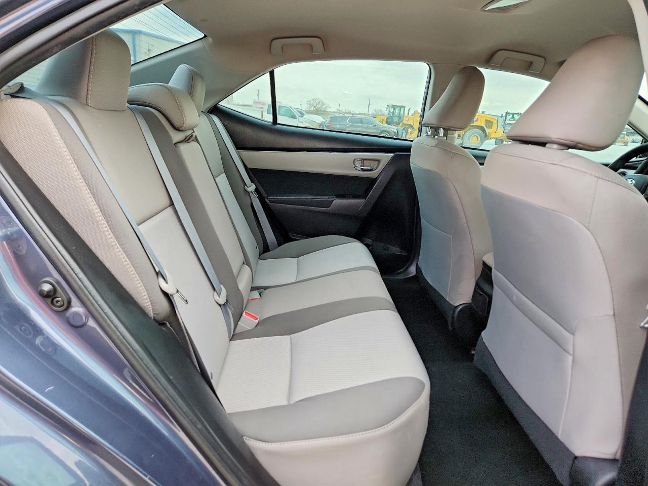 2017 TOYOTA COROLLA LE photo 19