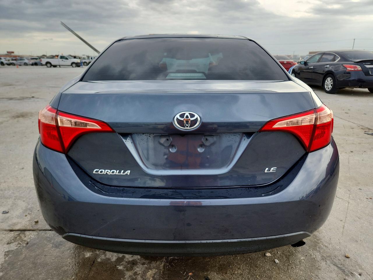 2017 TOYOTA COROLLA LE photo 11