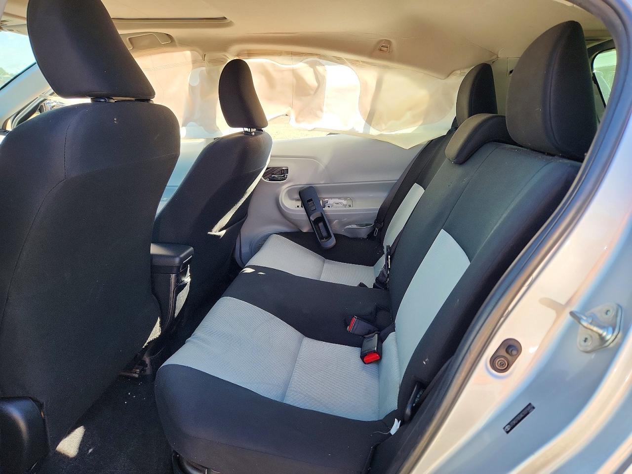 2012 TOYOTA PRIUS C THREE photo 21
