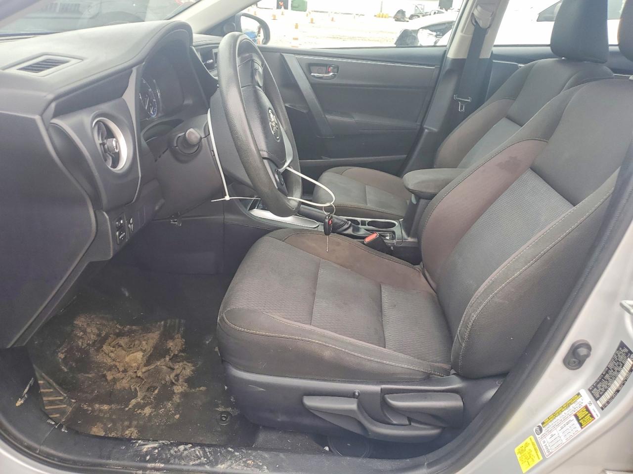 2018 TOYOTA COROLLA LE photo 13