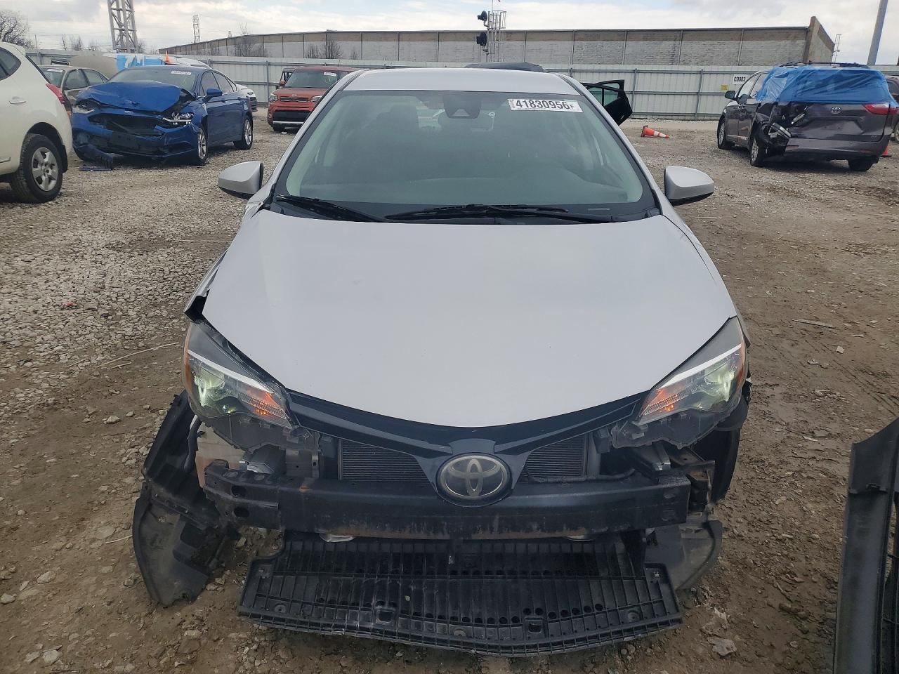 2018 TOYOTA COROLLA LE photo 9
