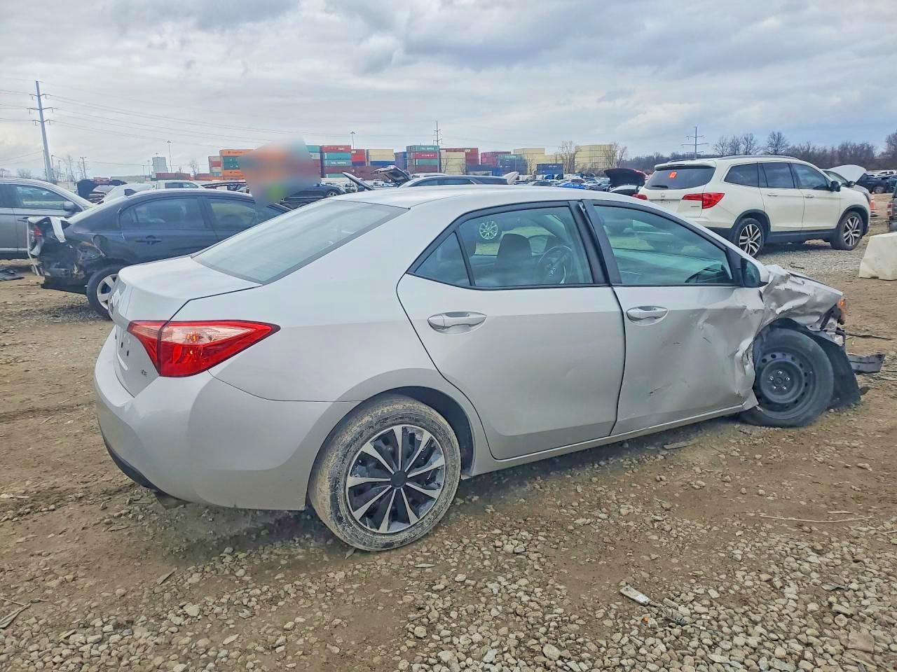 2018 TOYOTA COROLLA LE photo 5