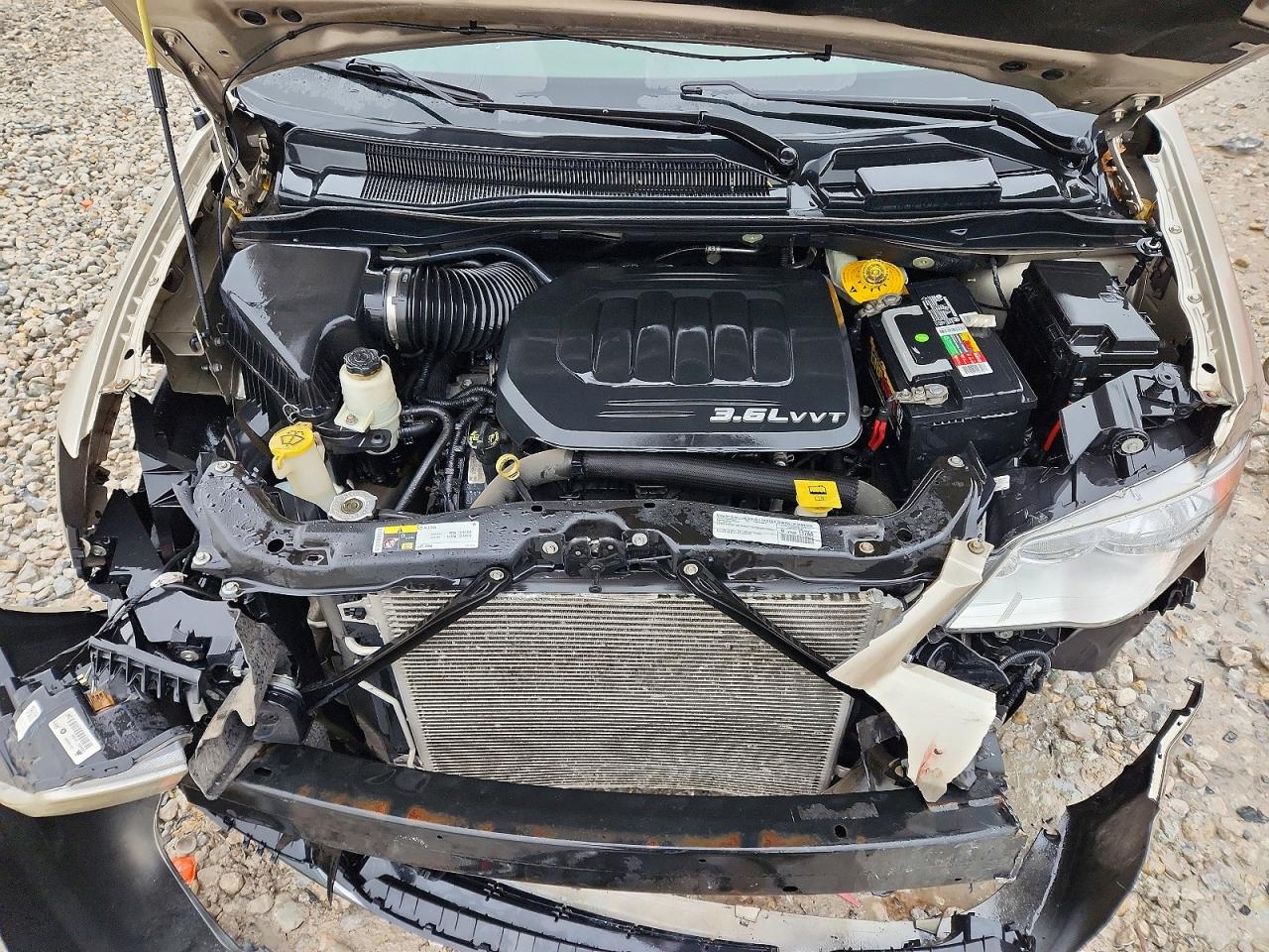 2015 CHRYSLER TOWN & COUNTRY TOURING photo 12