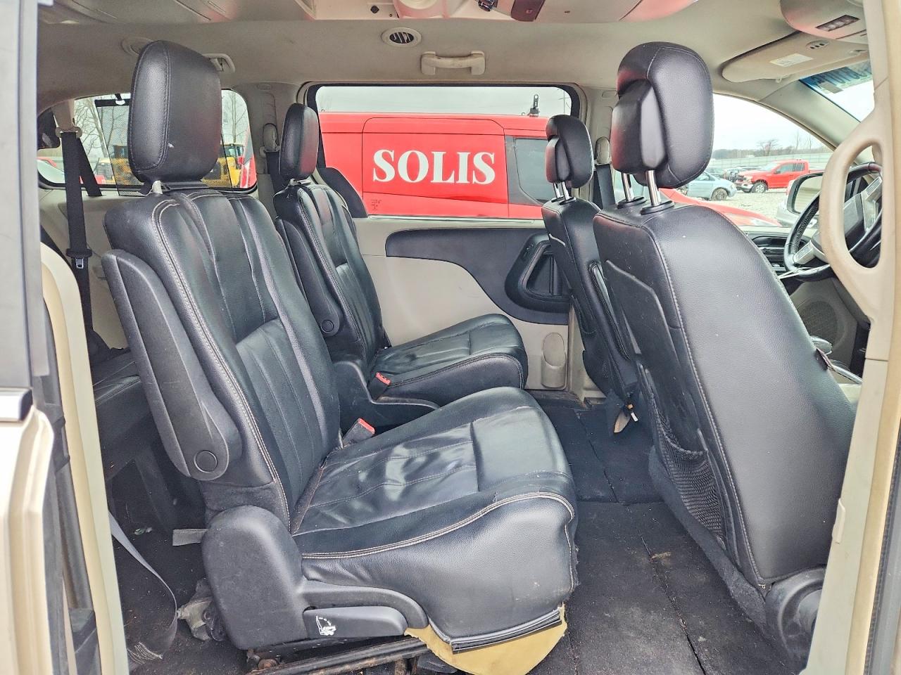 2015 CHRYSLER TOWN & COUNTRY TOURING photo 11