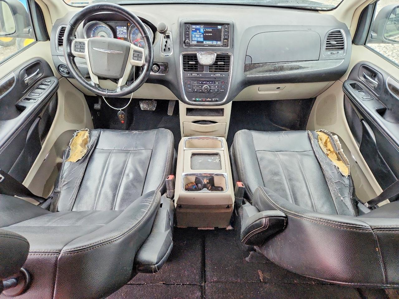 2015 CHRYSLER TOWN & COUNTRY TOURING photo 8