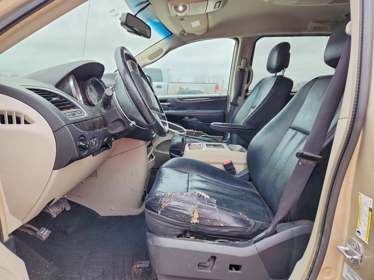 2015 CHRYSLER TOWN & COUNTRY TOURING photo 7