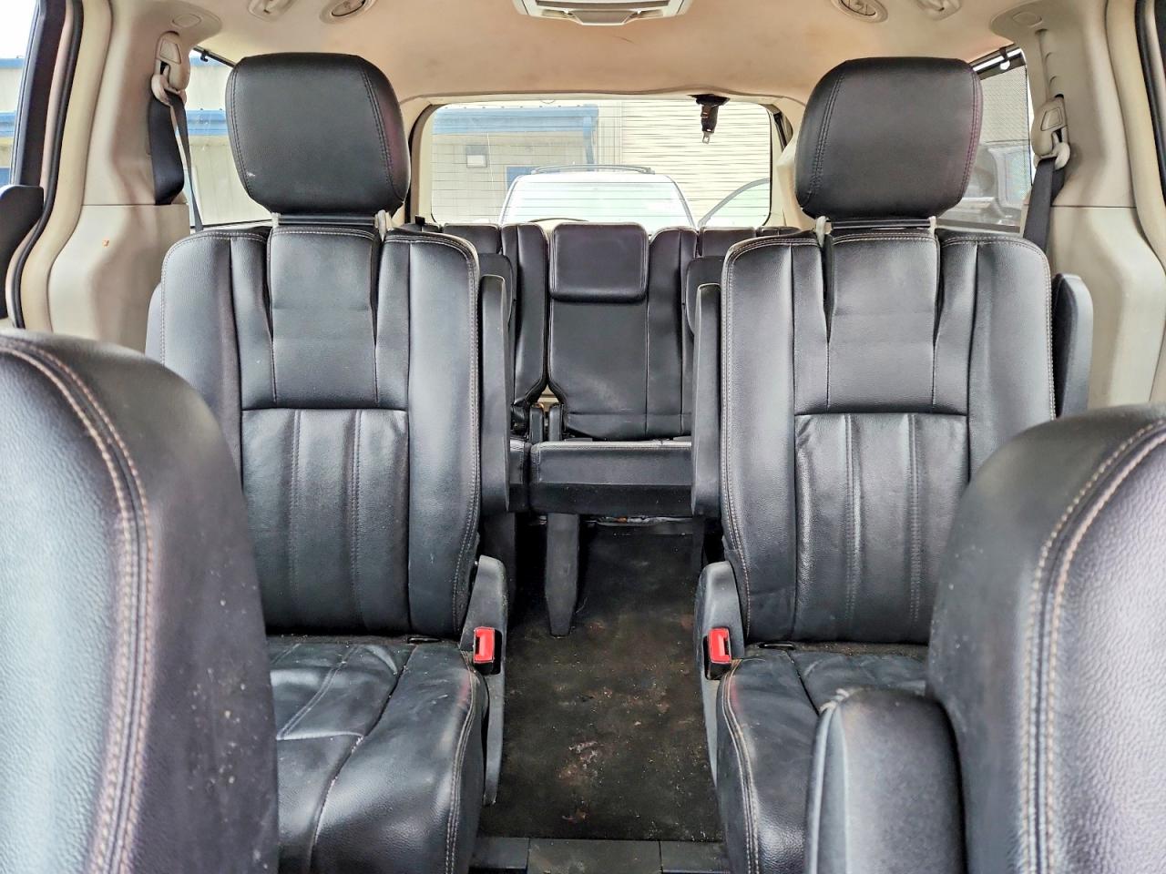 2015 CHRYSLER TOWN & COUNTRY TOURING photo 10