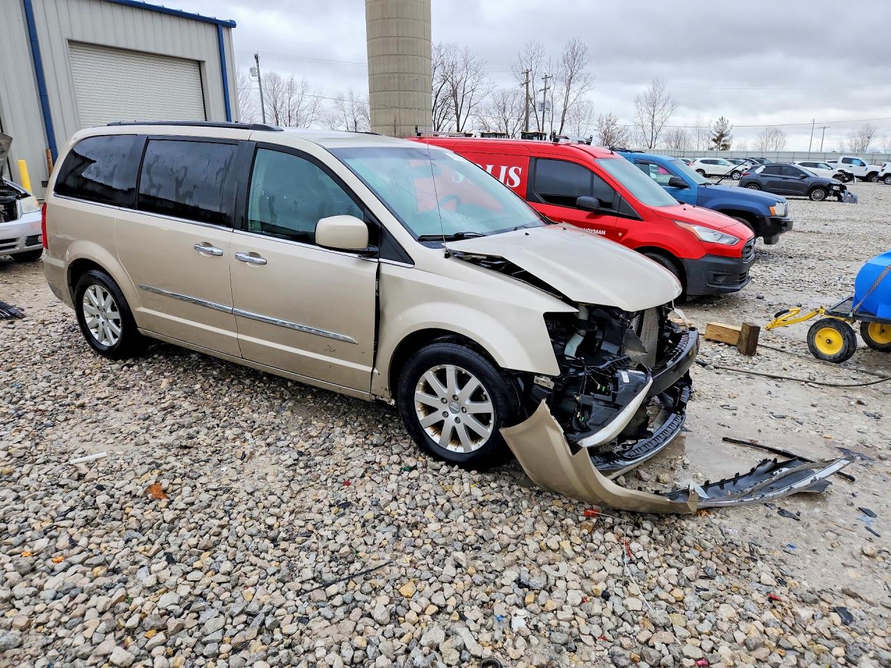 2015 CHRYSLER TOWN & COUNTRY TOURING photo 4