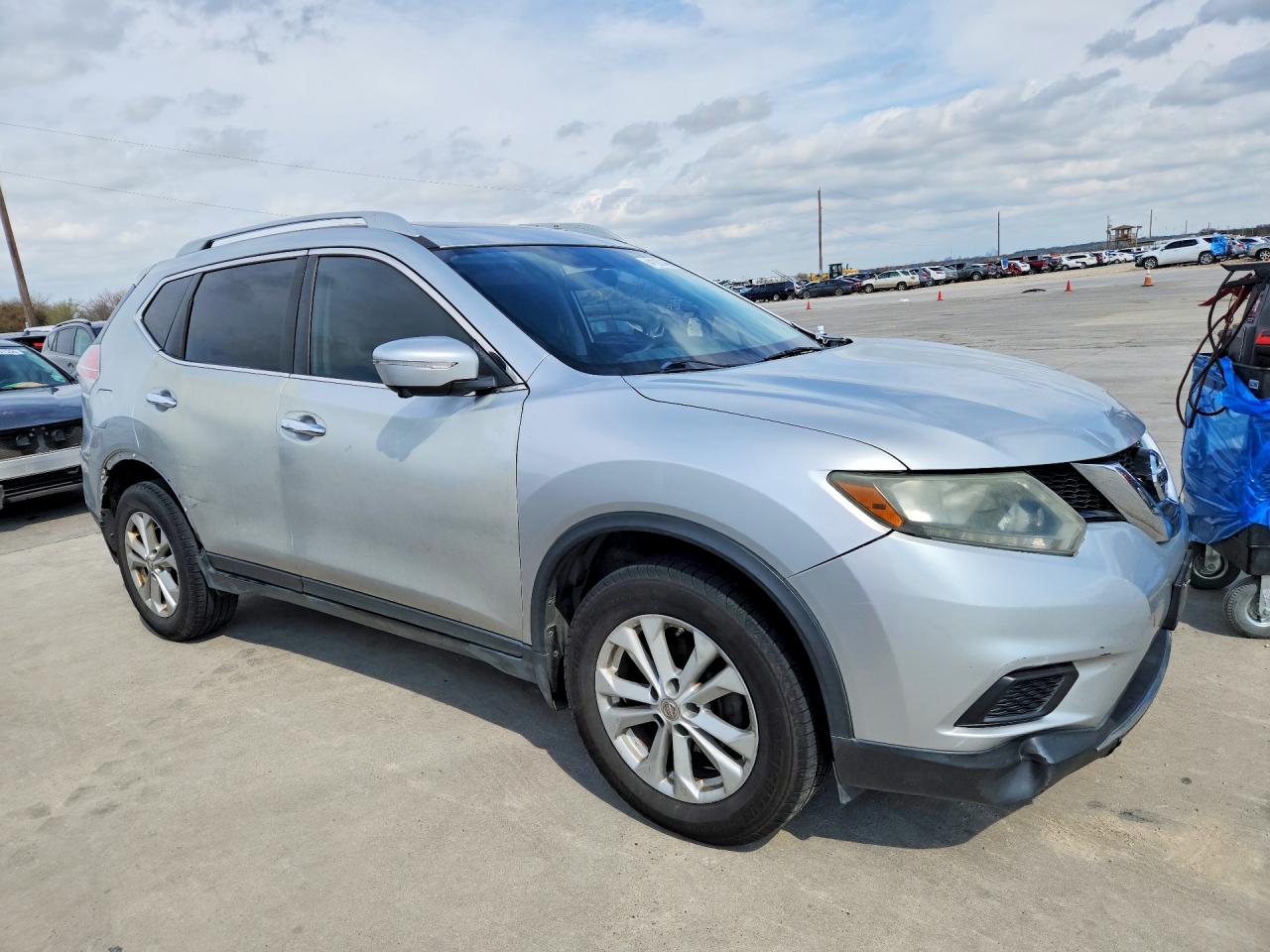 2014 NISSAN ROGUE SV photo 10