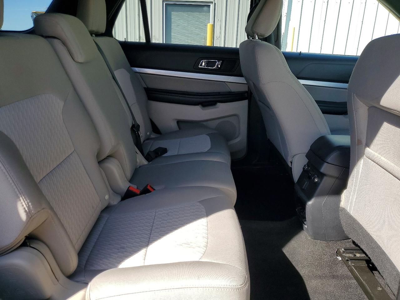 2018 FORD EXPLORER photo 31
