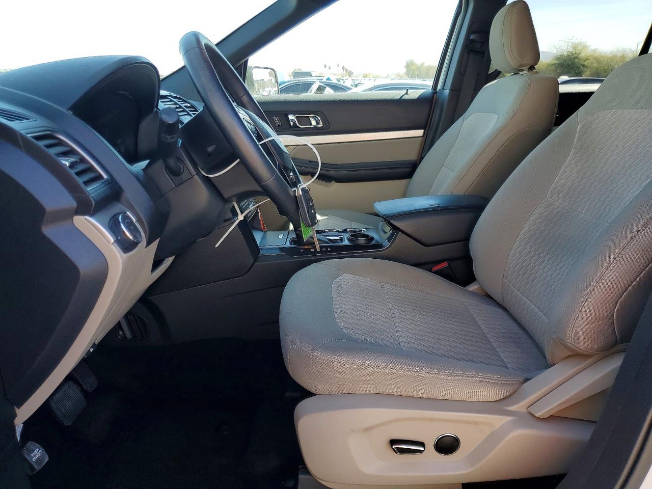 2018 FORD EXPLORER photo 19