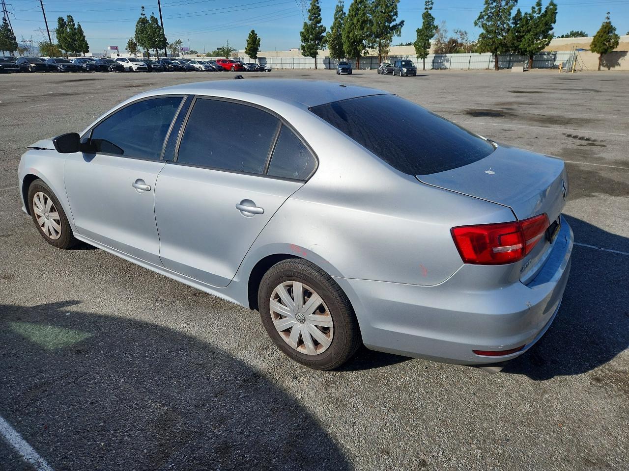 2015 VOLKSWAGEN JETTA BASE photo 2
