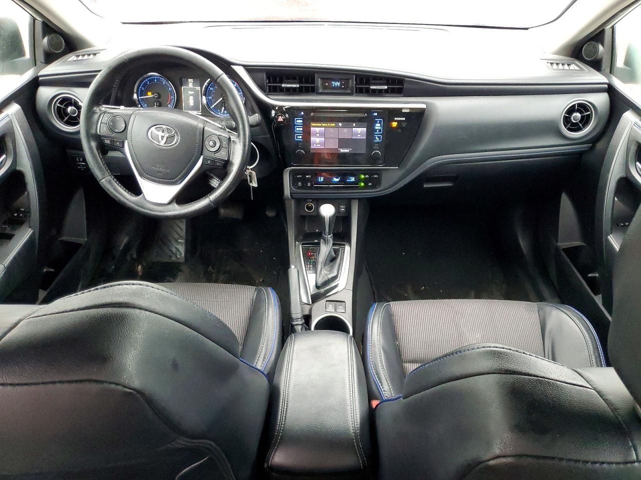 2017 TOYOTA COROLLA photo 15